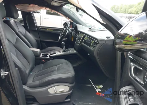 2017 Porsche Macan z USA, uszkodzony, nr VIN WP1AA2A51HLB81402